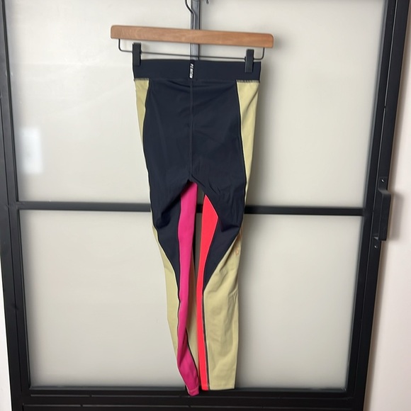 NWT P.E. Nation DOUBLE TEAM LEGGING - OLIVE Size XS - Picture 2 of 8